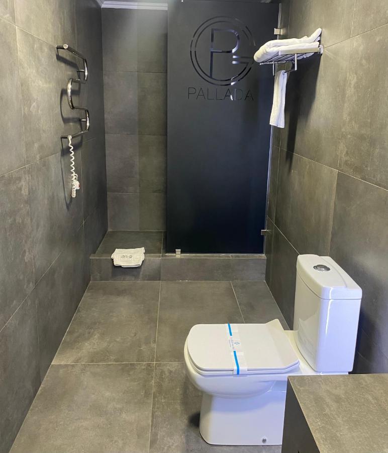 Pallada Hotel Ternopil Luaran gambar