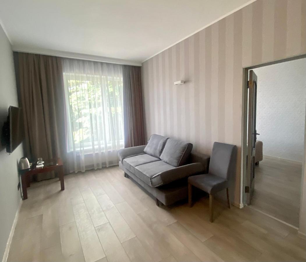 Pallada Hotel Ternopil Luaran gambar
