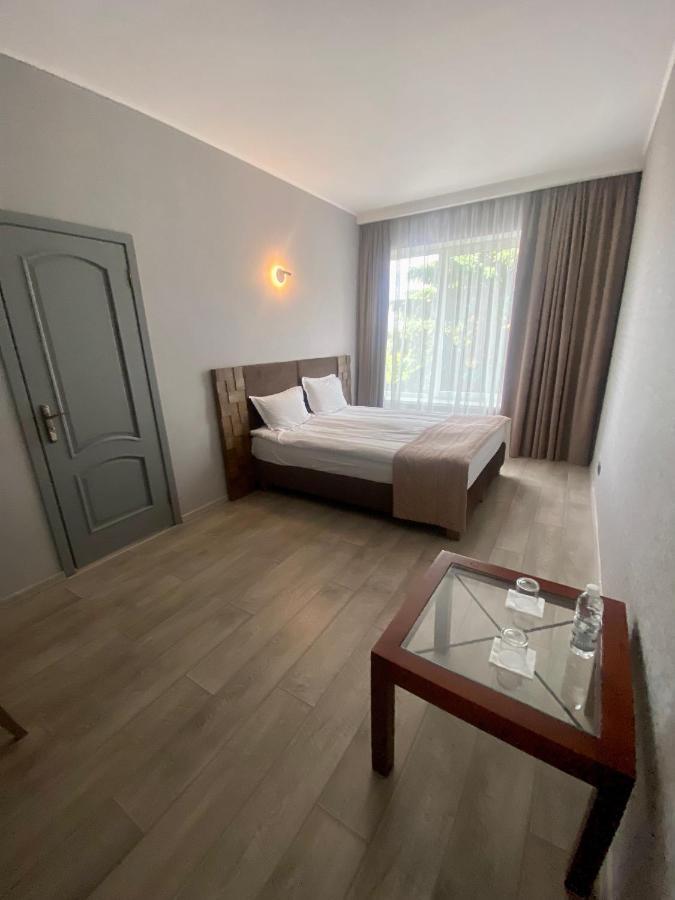 Pallada Hotel Ternopil Luaran gambar