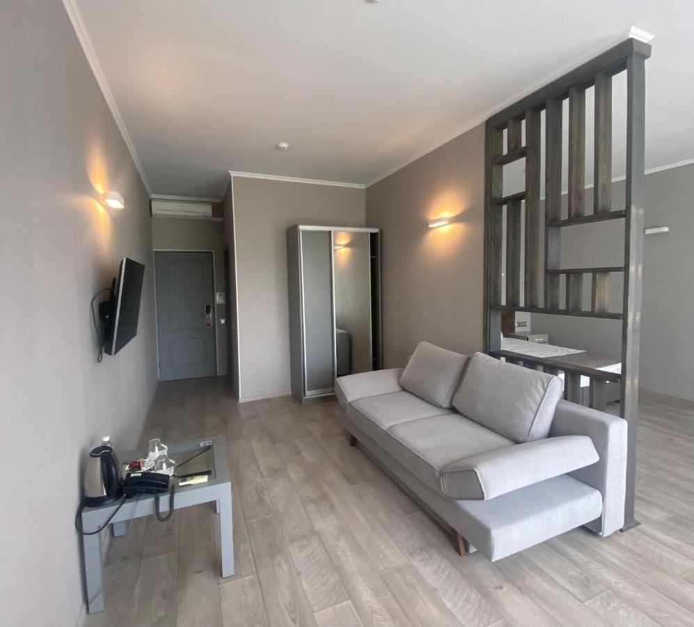 Pallada Hotel Ternopil Luaran gambar
