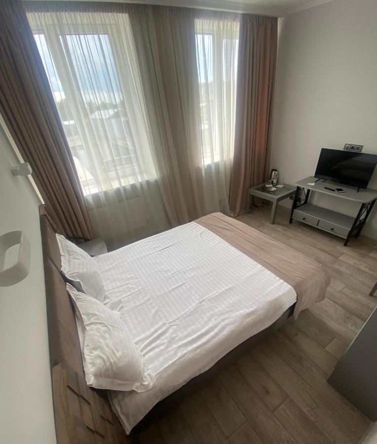 Pallada Hotel Ternopil Luaran gambar