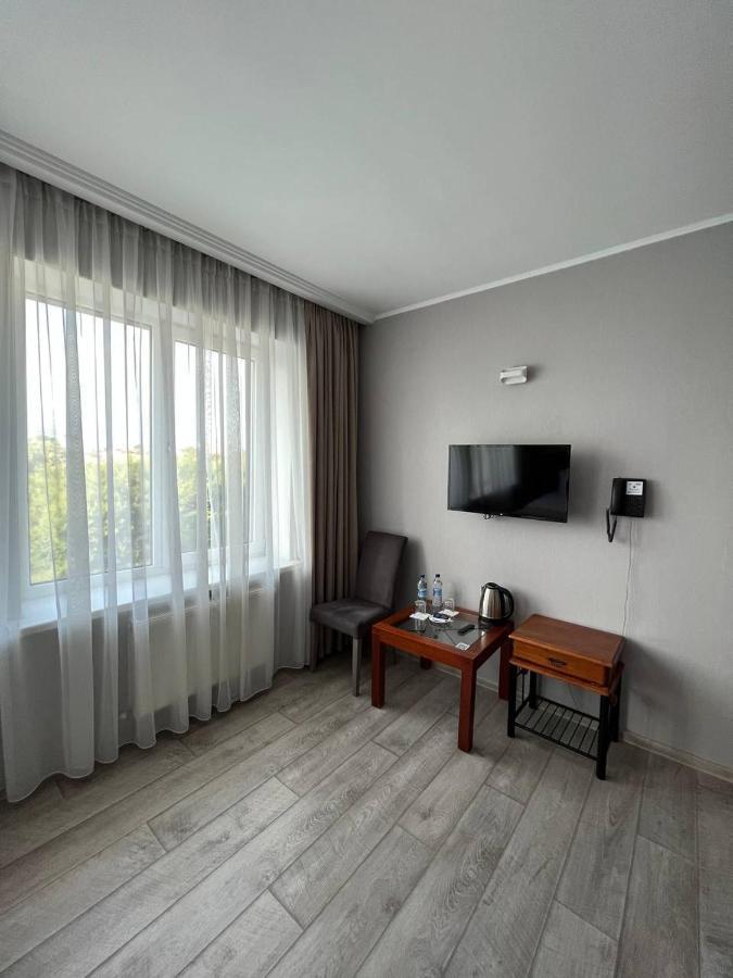 Pallada Hotel Ternopil Luaran gambar