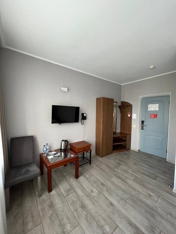 Pallada Hotel Ternopil Luaran gambar
