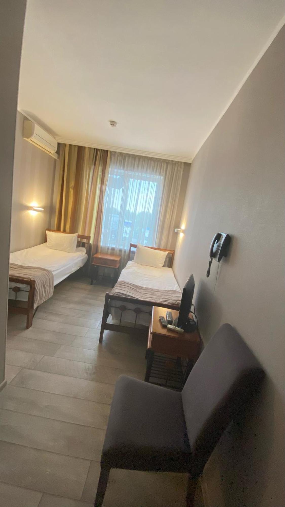 Pallada Hotel Ternopil Luaran gambar