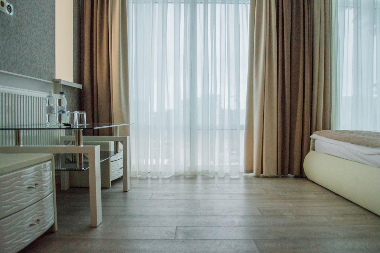Pallada Hotel Ternopil Luaran gambar