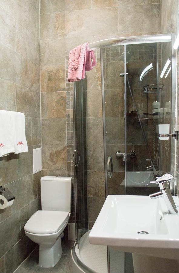 Pallada Hotel Ternopil Luaran gambar